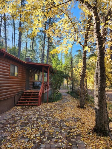 Kohl's Ranch Creekside Cabin / Fishing, Hiking, Swimming - Adventure Awaits!