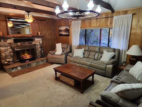 Kohl's Ranch Creekside Cabin / Fishing, Hiking, Swimming - Adventure Awaits!