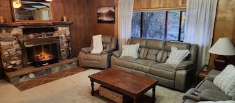 Kohl's Ranch Creekside Cabin / Fishing, Hiking, Swimming - Adventure Awaits!