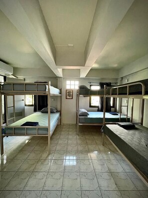 Shared Dormitory | Bed sheets - 56 Chiang Mai Soi 3 (Chiang Mai)