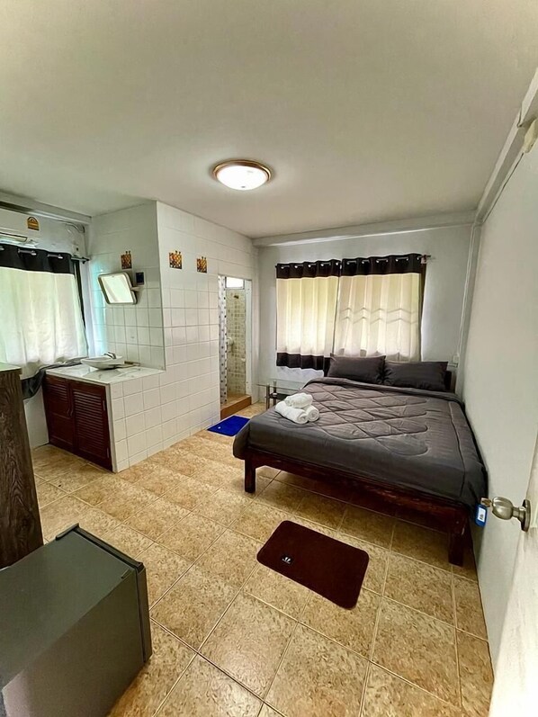 Deluxe Double Room, 1 Bedroom, City View | Bed sheets - 56 Chiang Mai Soi 3 (Chiang Mai)