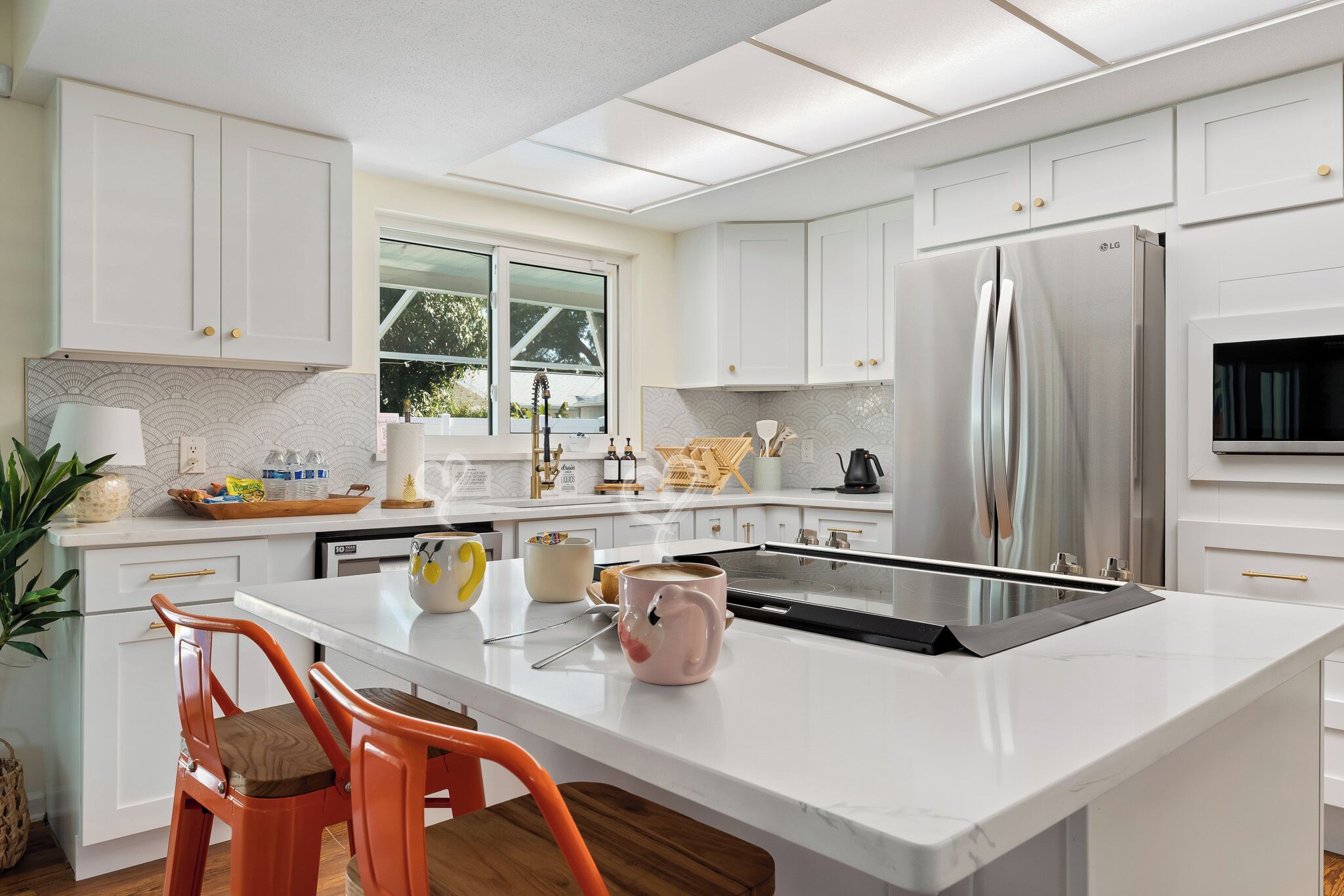 雪櫃、微波爐、焗爐、爐具