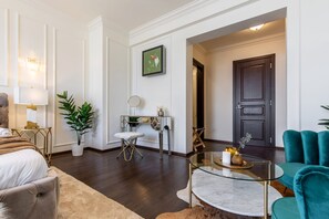 Apartment - Holt Old Town Luxury Suites With Balcony (Bucharest)