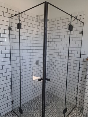 Appartement | Douche de la salle de bain
