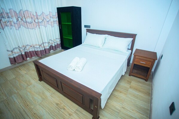 2 quartos, ferros/tábuas de passar roupa, Wi-Fi, roupa de cama