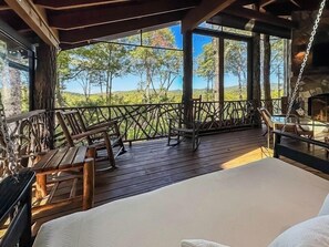 5 bedrooms, desk, iron/ironing board, free WiFi