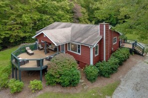 Exterior - Wilson Cottage | Walk To Town Highlands Charm (Highlands)