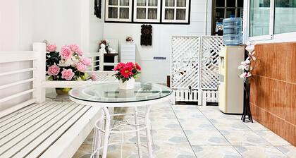 Double bed@Asoke BTS &MRT station /soi cowboy- heart of Sukhumvit