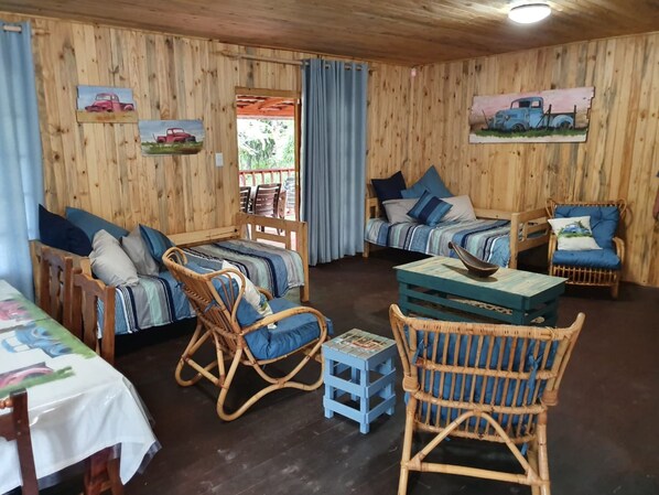 Ferienhaus, 2 Schlafzimmer, eigener Pool, Poolblick | Wohnzimmer