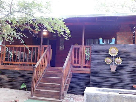 House, 2 Bedrooms, Private Pool, Pool View | Terrace/patio