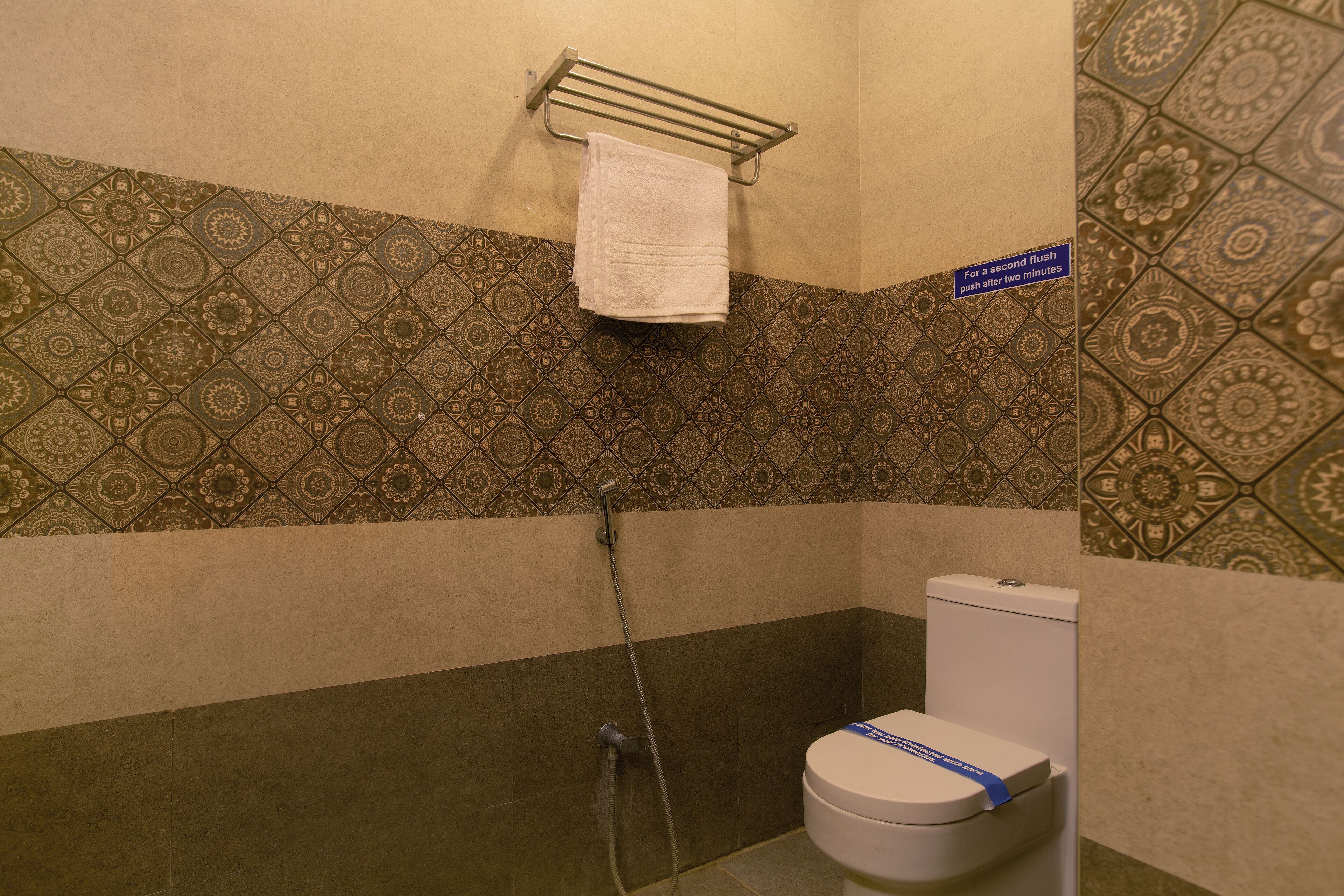 comfort room | city view