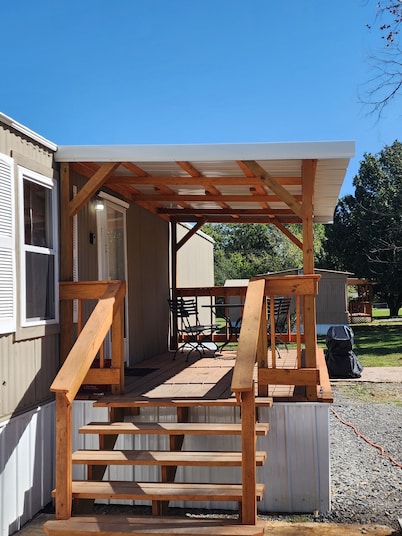 Pop's Place - Beautiful lake view 3bd/2ba on 6 acres.