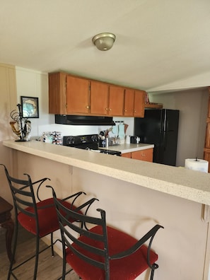 Fridge, microwave, oven, stovetop - Pop's Place - Beautiful lake view 3bd/2ba on 6 acres.   (Fort Gibson)