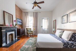 Iron/ironing board, travel cot, WiFi, bed sheets - Quaint 1850s Garden District 1BR Flat w/Courtyard (New Orleans)