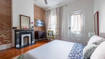 Iron/ironing board, travel cot, WiFi, bed sheets