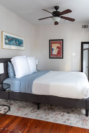 2 soverom, strykejern/-brett, reiseseng for barn og wi-fi