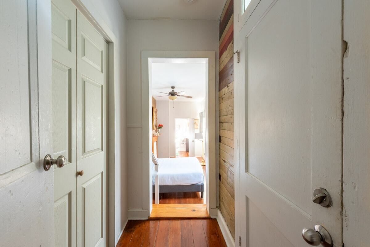 Iron/ironing board, travel cot, WiFi, bed sheets