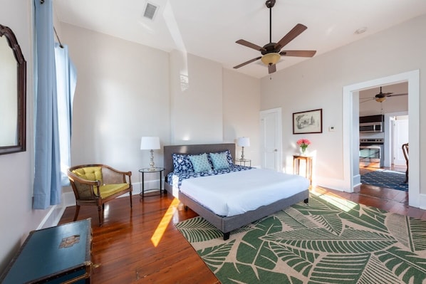 Iron/ironing board, travel crib, WiFi, bed sheets