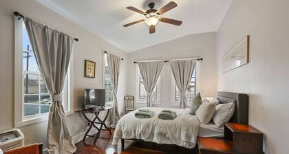 Delightful Freret St Studio Apartment w/parking