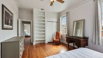 3 habitaciones, tabla de planchar con plancha, cuna de viaje y wifi