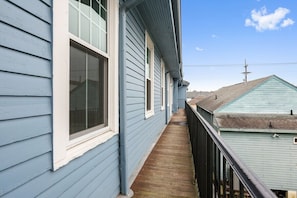 Exterior detail - Jumbo 3BR Loft Directly on Freret Street w/Parking (New Orleans)