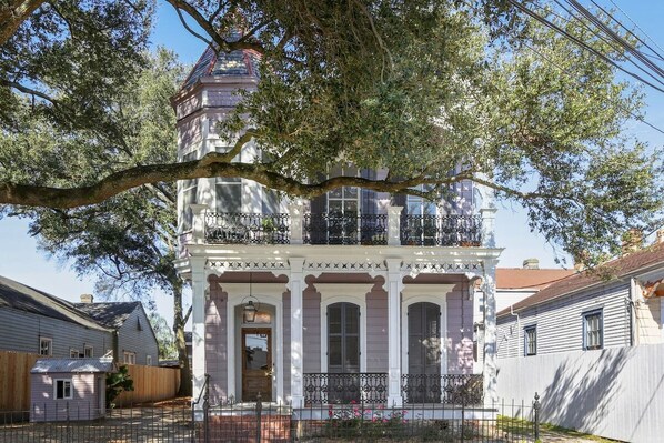 Exterior - Charmed 1886 Garden District (New Orleans)