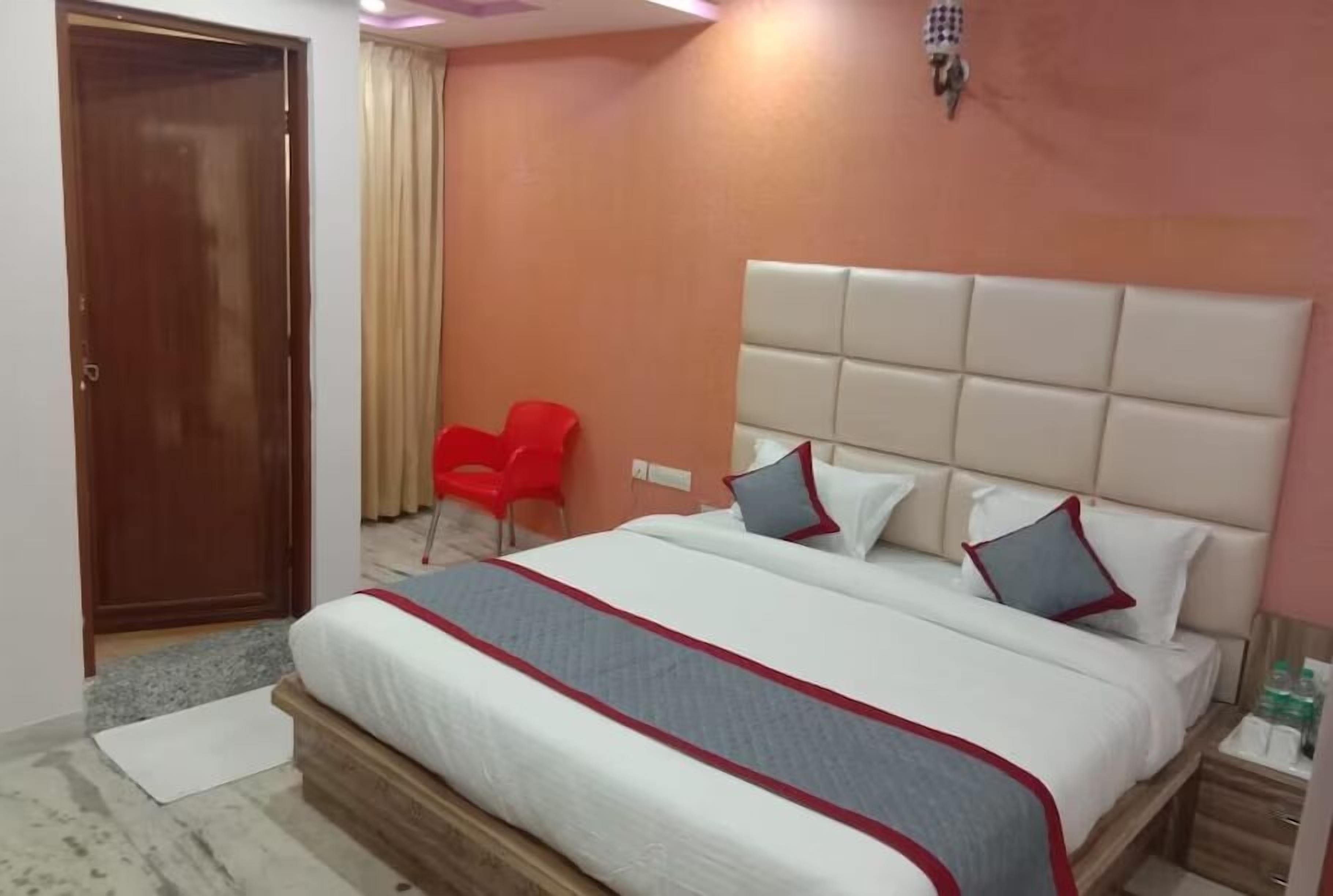 deluxe double room | free wifi