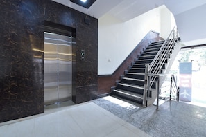 Lift - Hotel Airport View (Jaipur)