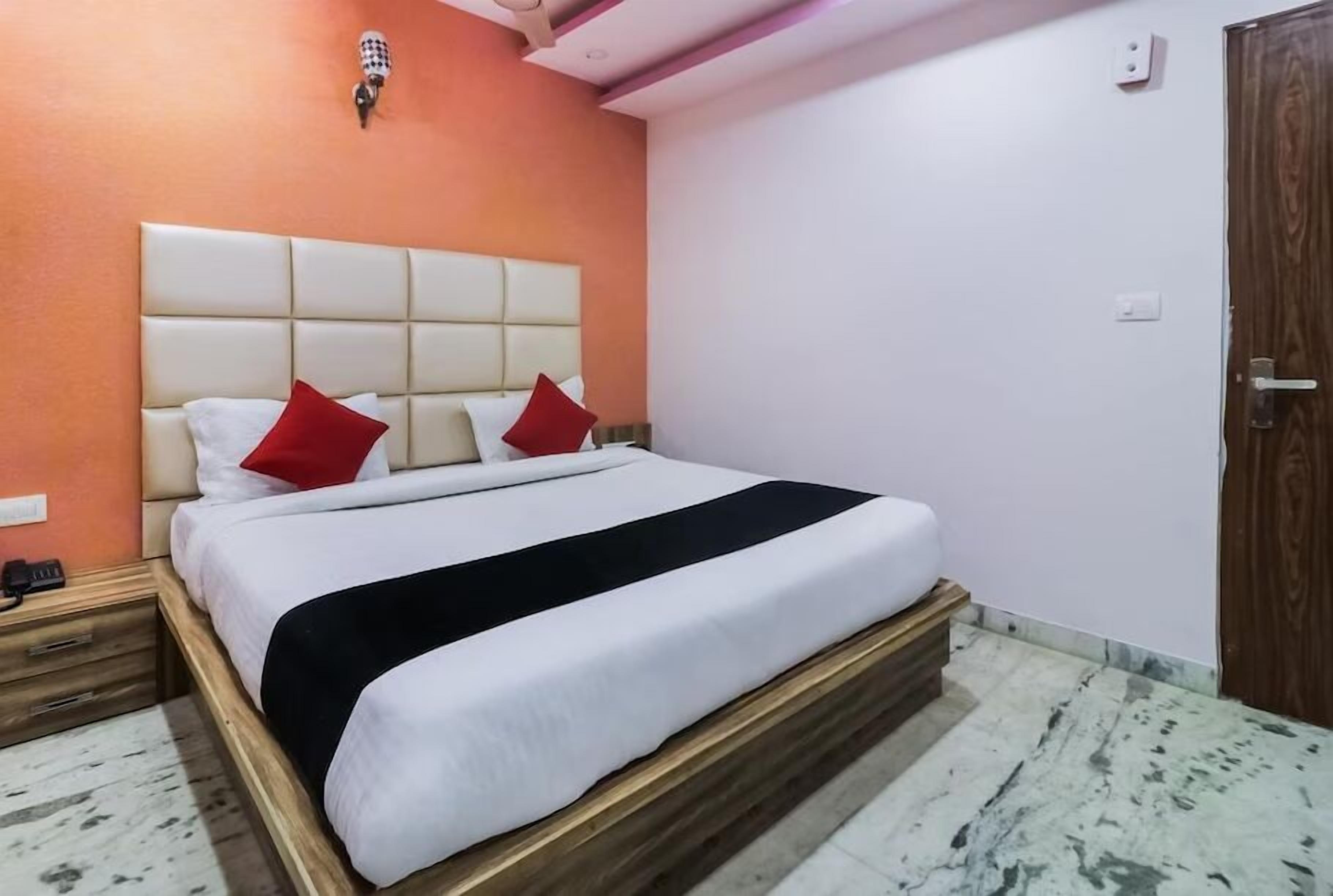 deluxe double room | free wifi