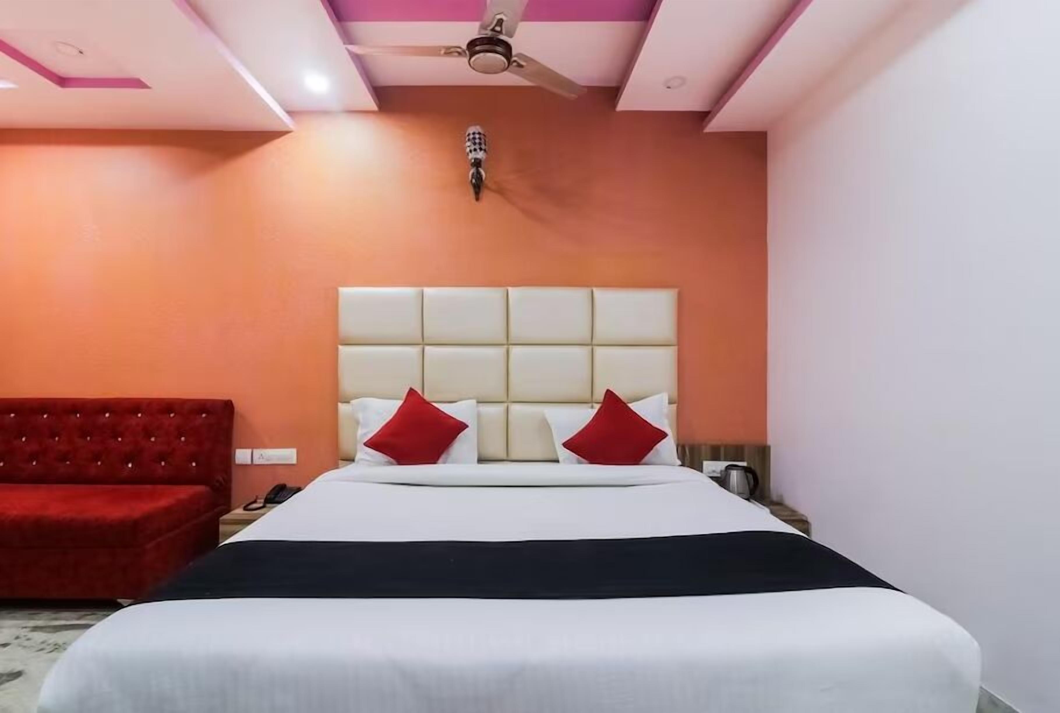 deluxe double room | free wifi
