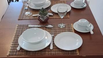 Apartment, 1 Bedroom, Accessible, Mountain View | Dining room