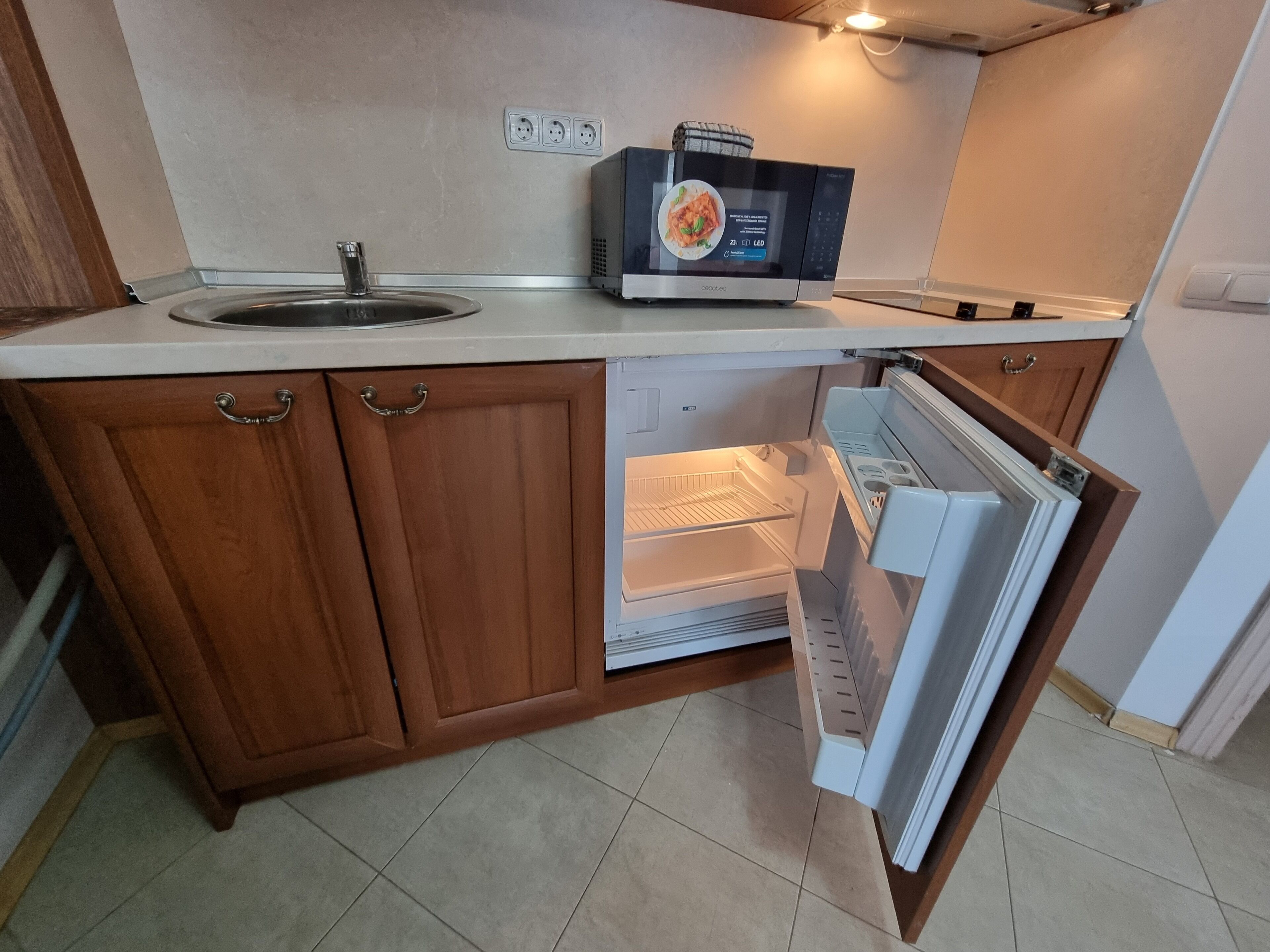 Apartment, 1 Bedroom, Accessible, Mountain View | Private kitchen