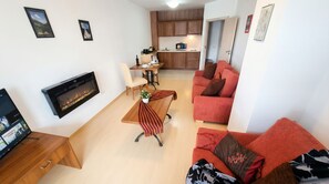 Apartamento, 1 habitación, accesible para personas con discapacidad, vistas a la montaña | Sala de estar