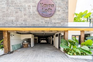 Front of property - Karra 8 by Hombali (Canggu)