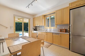 Køleskab, ovn, kogeplade, opvaskemaskine