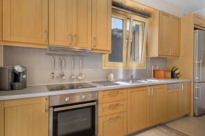 Køleskab, ovn, kogeplade, opvaskemaskine