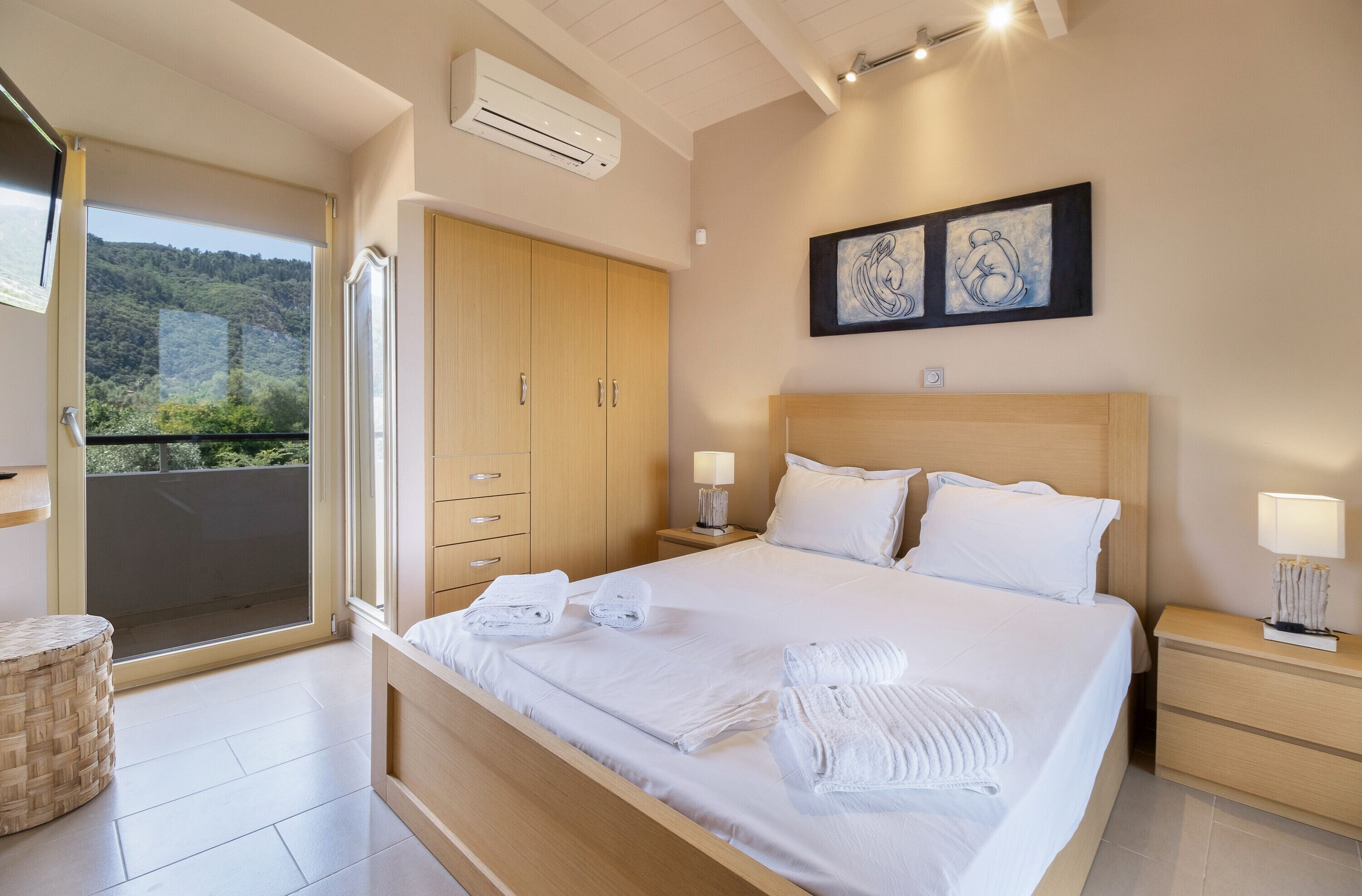 2 habitaciones, tabla de planchar con plancha y wifi gratis 