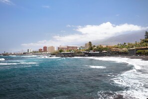 Beach nearby - Vacation Home 'Los Diablitos 5' with Mountain View, Shared Terrace and Wi-Fi (Santa Cruz de Tenerife)