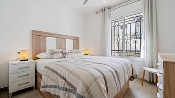 3 bedrooms, iron/ironing board, free WiFi, bed sheets