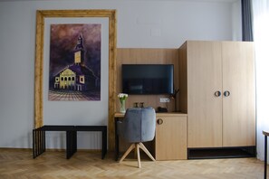 Dobbeltrom – royal | Skrivebord, wi-fi (inkludert) og sengetøy