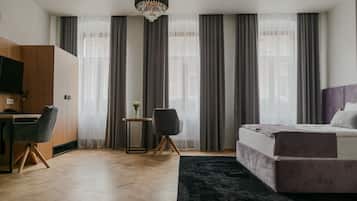 Royal tweepersoonskamer | Een bureau, gratis wifi, beddengoed