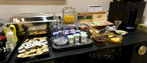 Free daily buffet breakfast