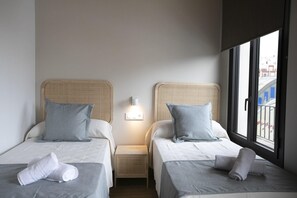 Deluxe appartement | Luxe beddengoed, donzen dekbedden, bedden met traagschuimmatras