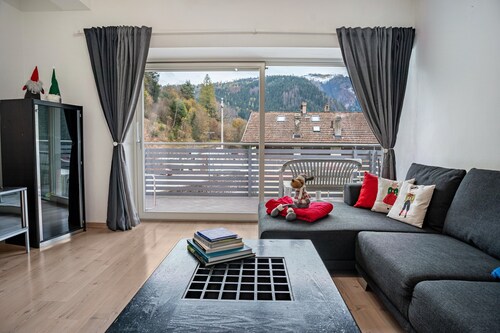 Ferienwohnung 'Martina's Place' mit Bergblick, Balkon und WLAN