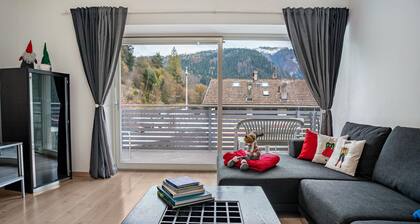 Apartment 'Martina's Place' with Mountain View, Balcony and Wi-Fi