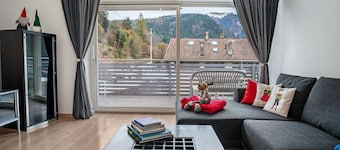 Apartment 'Martina's Place' with Mountain View, Balcony and Wi-Fi