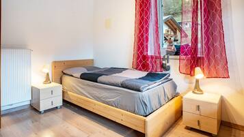 4 quartos, ferros/tábuas de passar roupa, Wi-Fi de cortesia