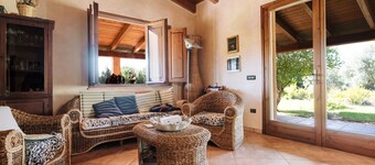 Villa 'Casa Serra' with Mountain View, Wi-Fi and Air Conditioning