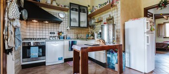 Villa 'Casa Serra' with Mountain View, Wi-Fi and Air Conditioning