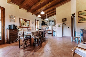 Dining - Villa 'Casa Serra' with Mountain View, Wi-Fi and Air Conditioning (Pimentel)